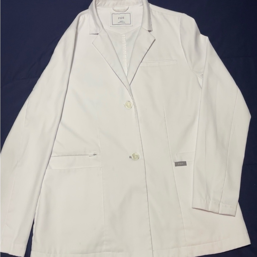 Figs Women's Bellevue Slim Short Laboratory Coat